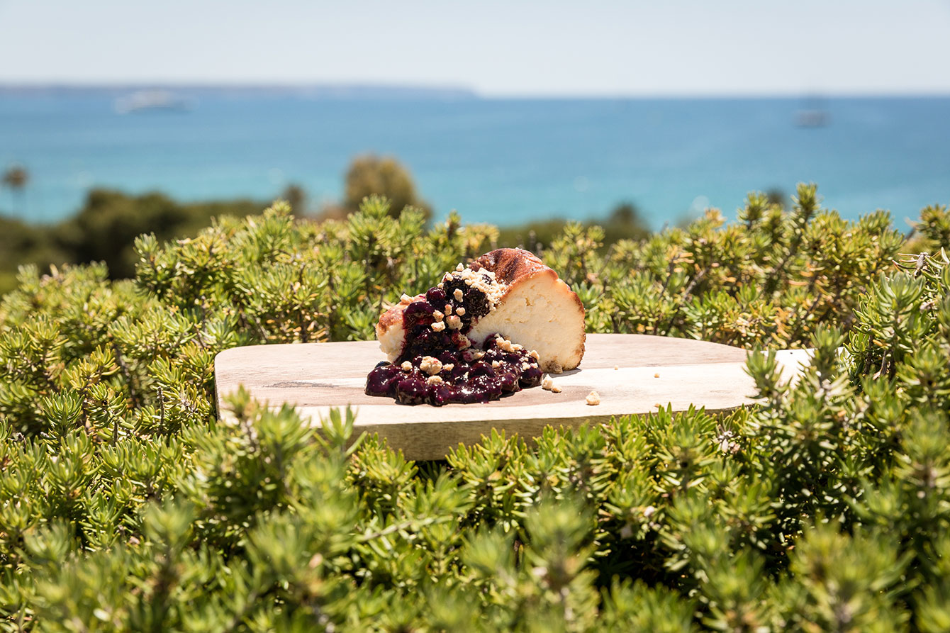 Restaurant with terrace and sea views in Palma